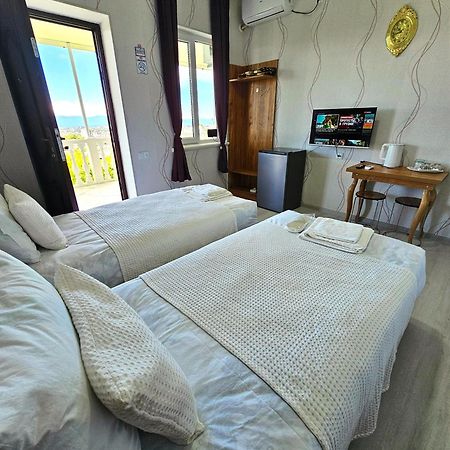 Hilltop Guest House Кутаїсі Екстер'єр фото